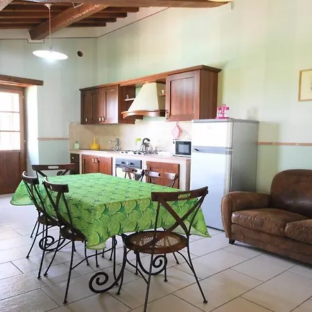 Exquisite Spoleto-poolside-sleeps-20pool, Jacuzzi, Gardens - Fabulous Views 斯波莱托