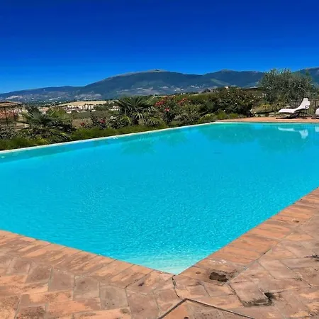 Exquisite Spoleto-poolside-sleeps-20pool, Jacuzzi, Gardens - Fabulous Views Villa