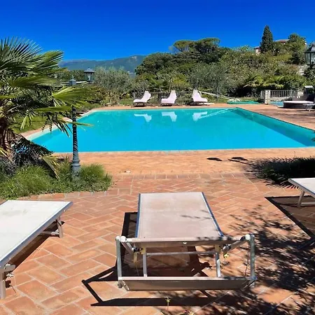 Exquisite Spoleto-poolside-sleeps-20pool, Jacuzzi, Gardens - Fabulous Views 斯波莱托