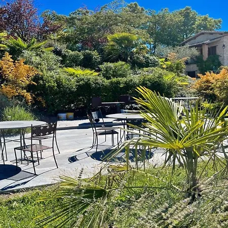 Exquisite Spoleto-poolside-sleeps-20pool, Jacuzzi, Gardens - Fabulous Views Villa *